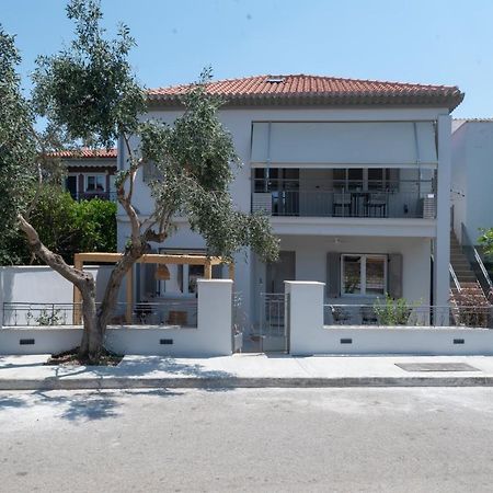 Camara Luxury Apartments Pylos Bagian luar foto