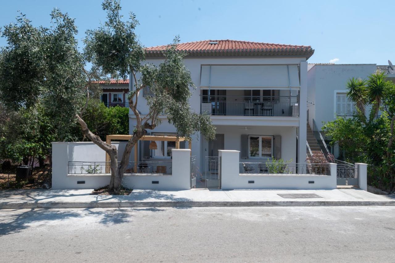Camara Luxury Apartments Pylos Bagian luar foto
